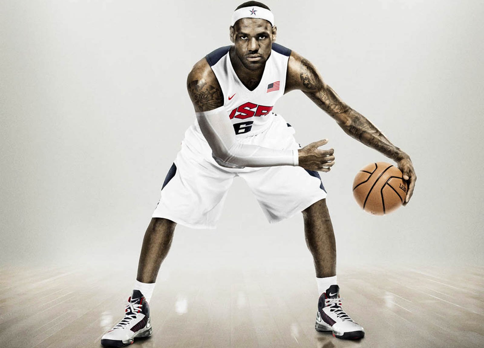 跟队：阿拉巴今天完成大部分团队训练，明天可进入大名单（随队报道：阿拉巴今日完成大部分合练，明日可进入大名单）