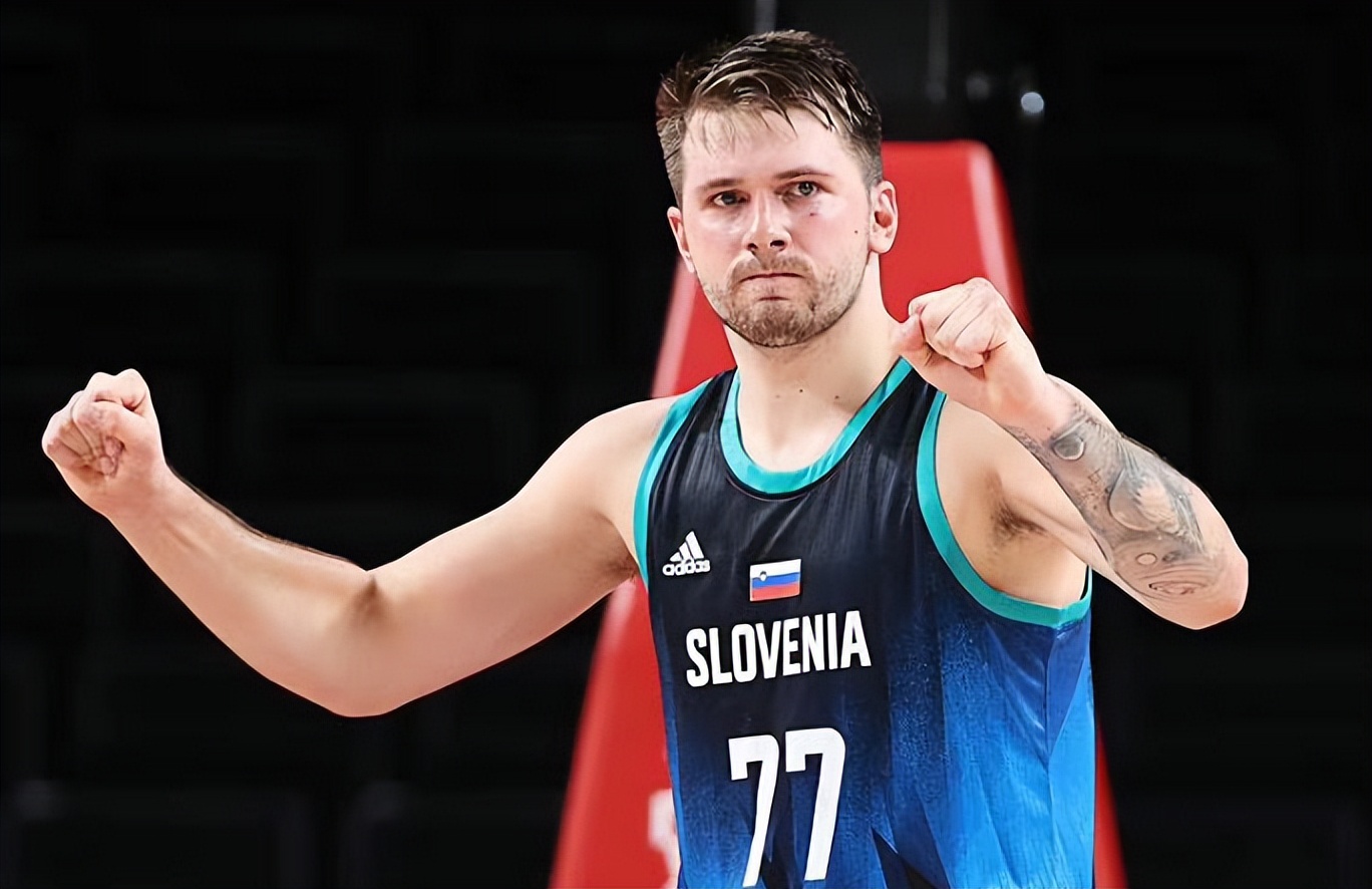 斯基拉：那不勒斯依然想租梅努，球员也想要获得更多出场机会（斯基拉：那不勒斯继续追租梅努，球员希望获得更多上场时间）