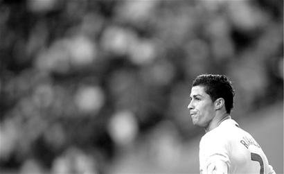 首尔主帅金基东：双线作战让球员们在体能上面临不小的挑战（金基东：双线征战令首尔球员体能承受重压）