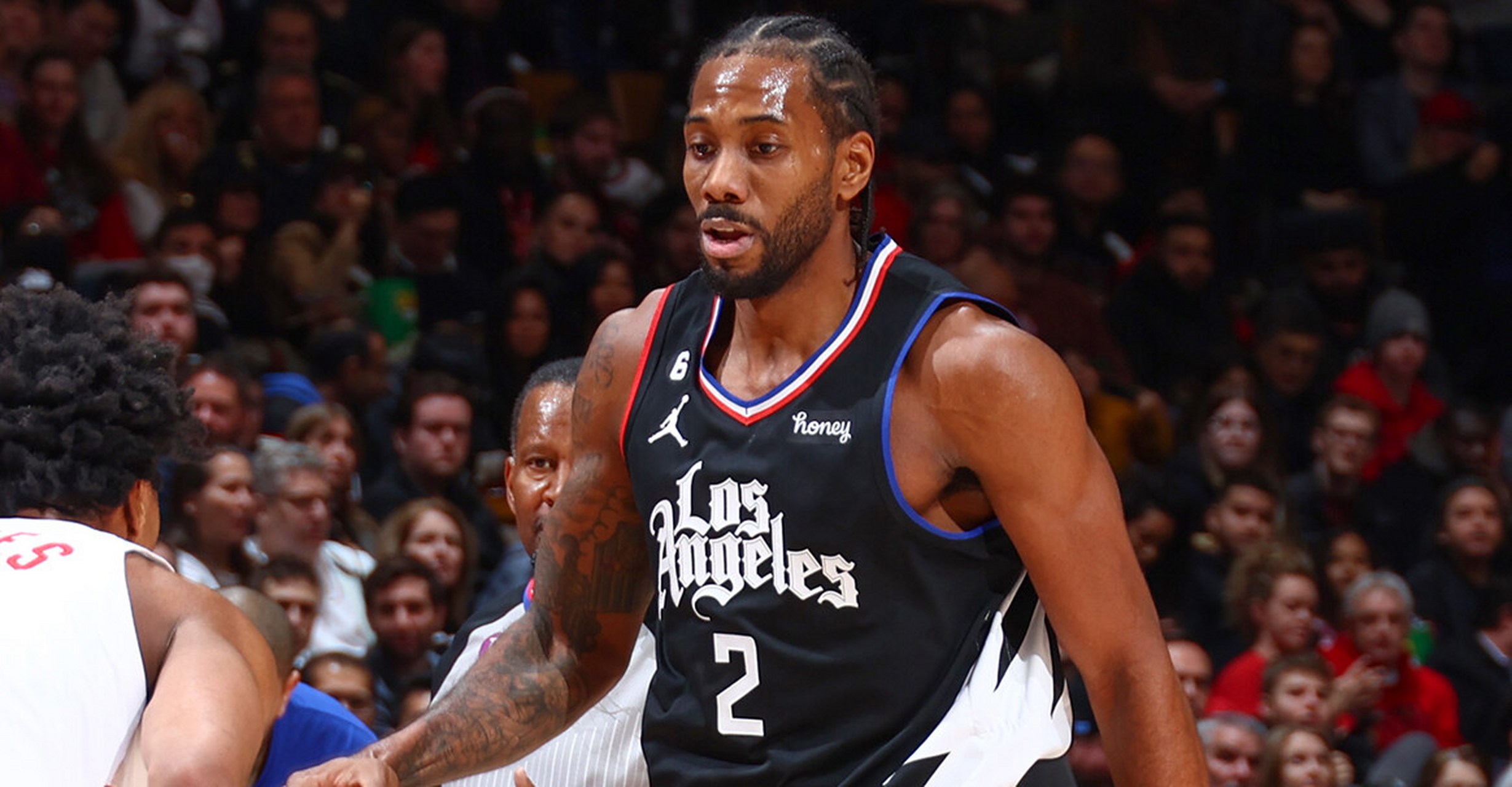 意甲10月最佳球员候选：恰尔汗奥卢、莱奥、安古伊萨在列（意甲10月最佳球员提名：恰尔汗奥卢、莱奥、安古伊萨入围）