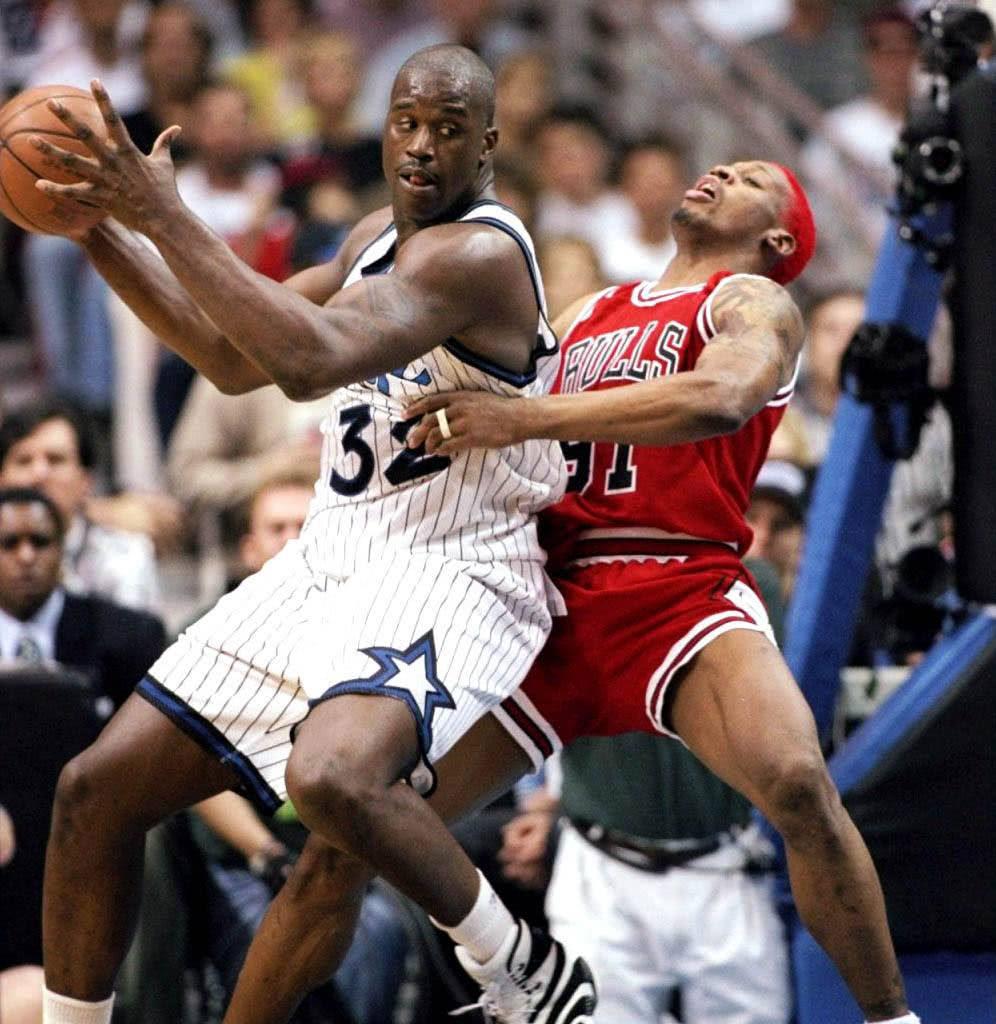 篮球湖人球员训练营全程记录公开（洛杉矶湖人球员训练营全程纪实发布）