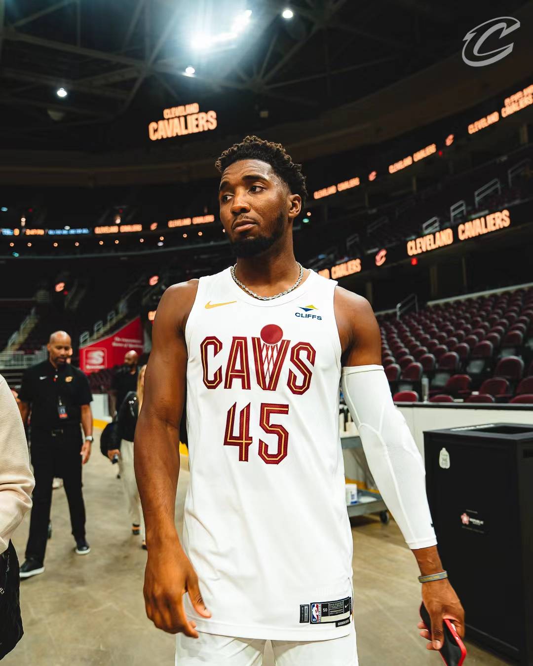 电讯报：若萨拉赫希望离队，沙特联赛有能力出资引进他（电讯报：萨拉赫若寻求离队，沙特联赛具备资金实力完成引进）