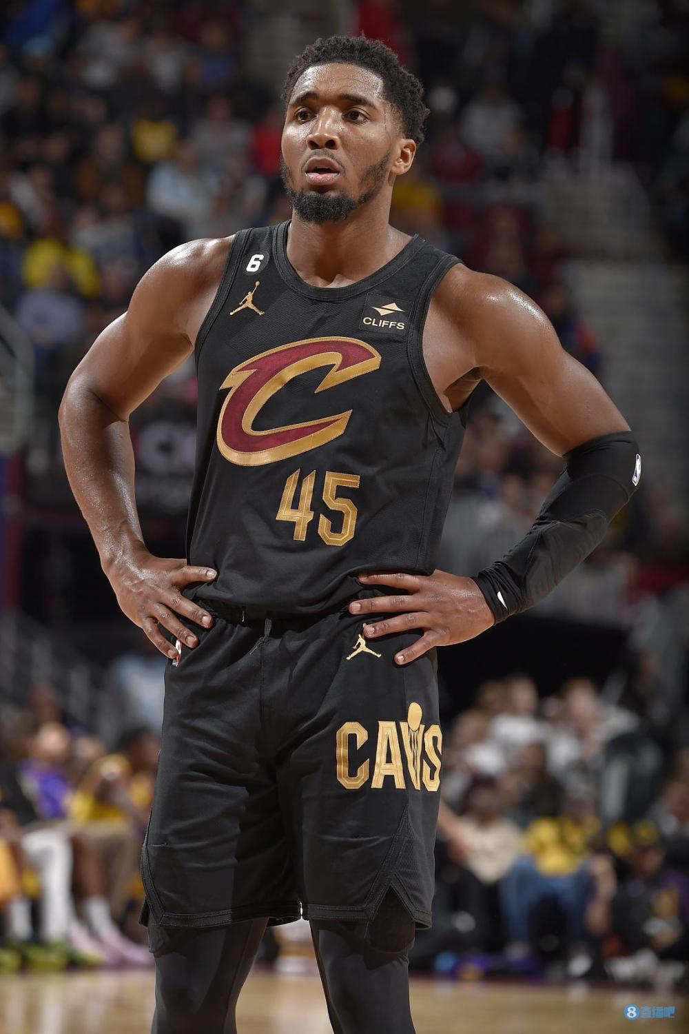 维蒂尼亚是第九位欧冠对英格兰球队戴帽球员，也是葡萄牙首人（维蒂尼亚成为欧冠对英格兰球队戴帽第9人，葡萄牙球员首例）