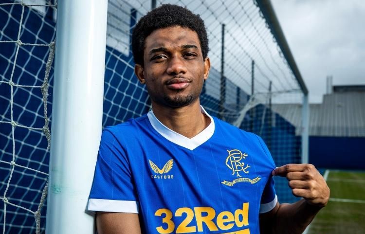 连续5场欧冠进球！马丁内利创阿森纳俱乐部历史纪录（欧冠连场进球达5场，马丁内利改写阿森纳队史纪录）