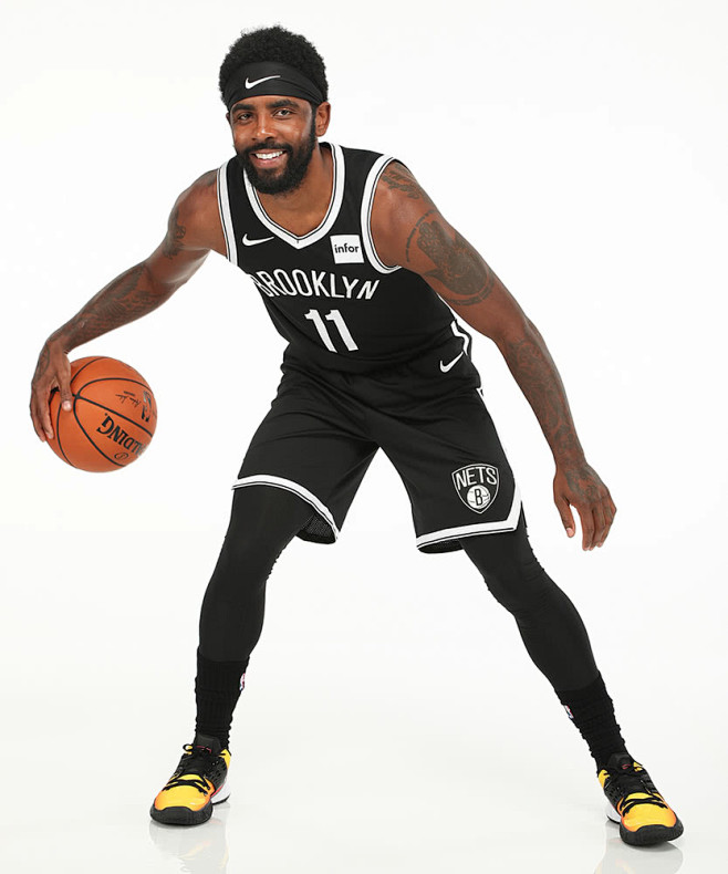 邮报：明年世界杯上下半场中段设强制补水时间，每次三分钟（邮报：明年世界杯每半场中段将设3分钟强制饮水暂停）