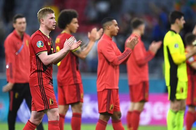 万项：首场比赛给自己打8.5分；开门红的意义相当重大（万项：首秀自评8.5分；首战告捷意义非凡）