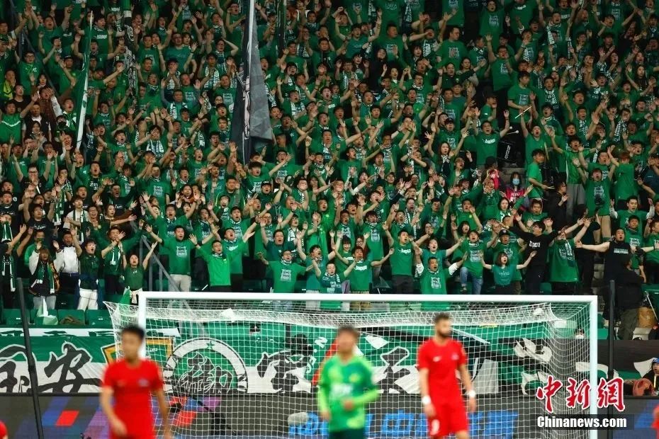 这队的化学反应肉眼可见（这支队伍的默契一眼可见）