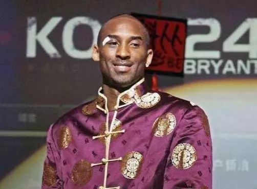 拜仁欧冠战巴黎大名单：凯恩领衔，诺伊尔、卡尔在列（拜仁欧冠客战巴黎名单出炉：凯恩领衔，诺伊尔、卡尔入选）