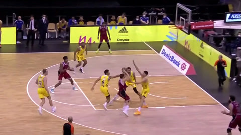 记者：海港对奥斯卡健康状况高度关切，通过多种方式表达慰问（记者：海港对奥斯卡健康深切关注，已通过多渠道表达慰问）